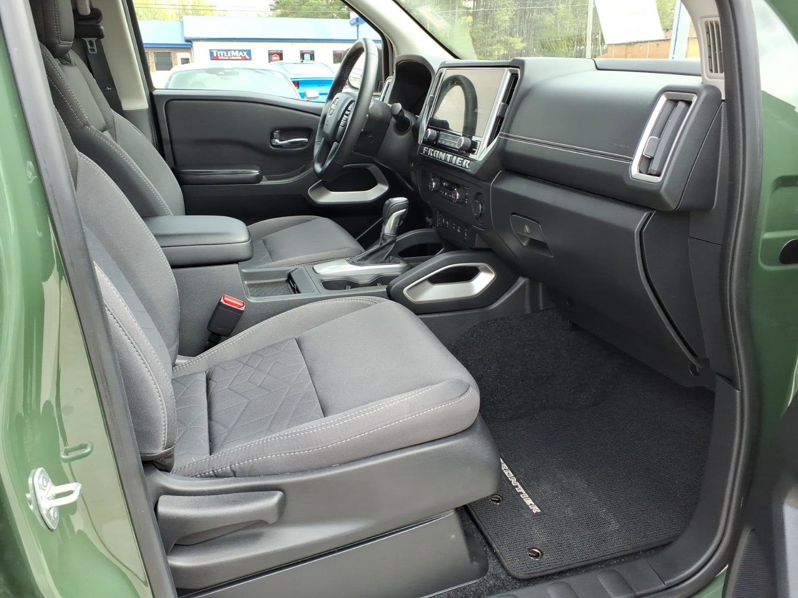 Used 2025 Nissan Frontier SV w/ SV Convenience Package image 7