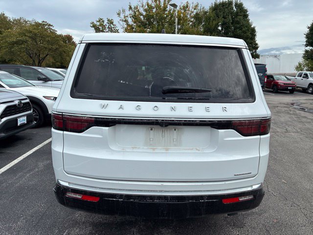 Used 2024 Jeep Wagoneer L Series III w/ Flexible Seating Group AWD/4WD image 4