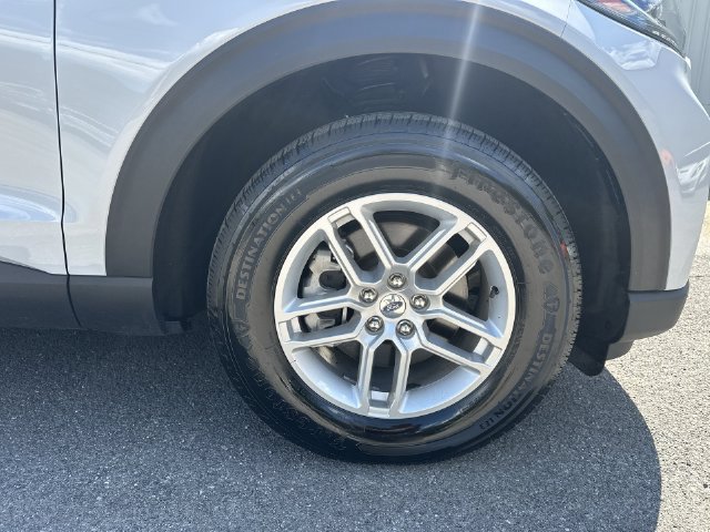 Used 2025 Ford Explorer Active AWD/4WD image 27