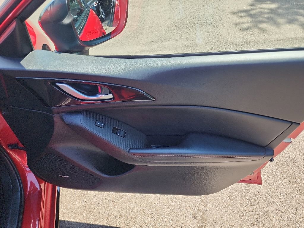 Used 2016 MAZDA MAZDA3 s Grand Touring w/ Technology Package FWD image 28