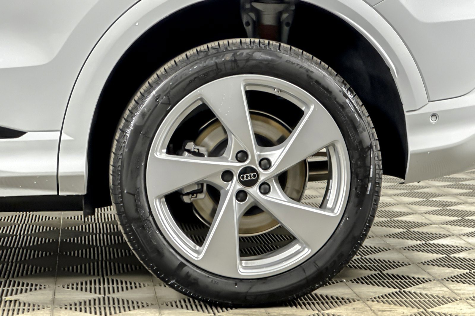 New 2025 Audi Q5 Premium Plus image 22