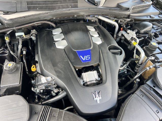 Used 2016 Maserati Quattroporte S RWD image 31