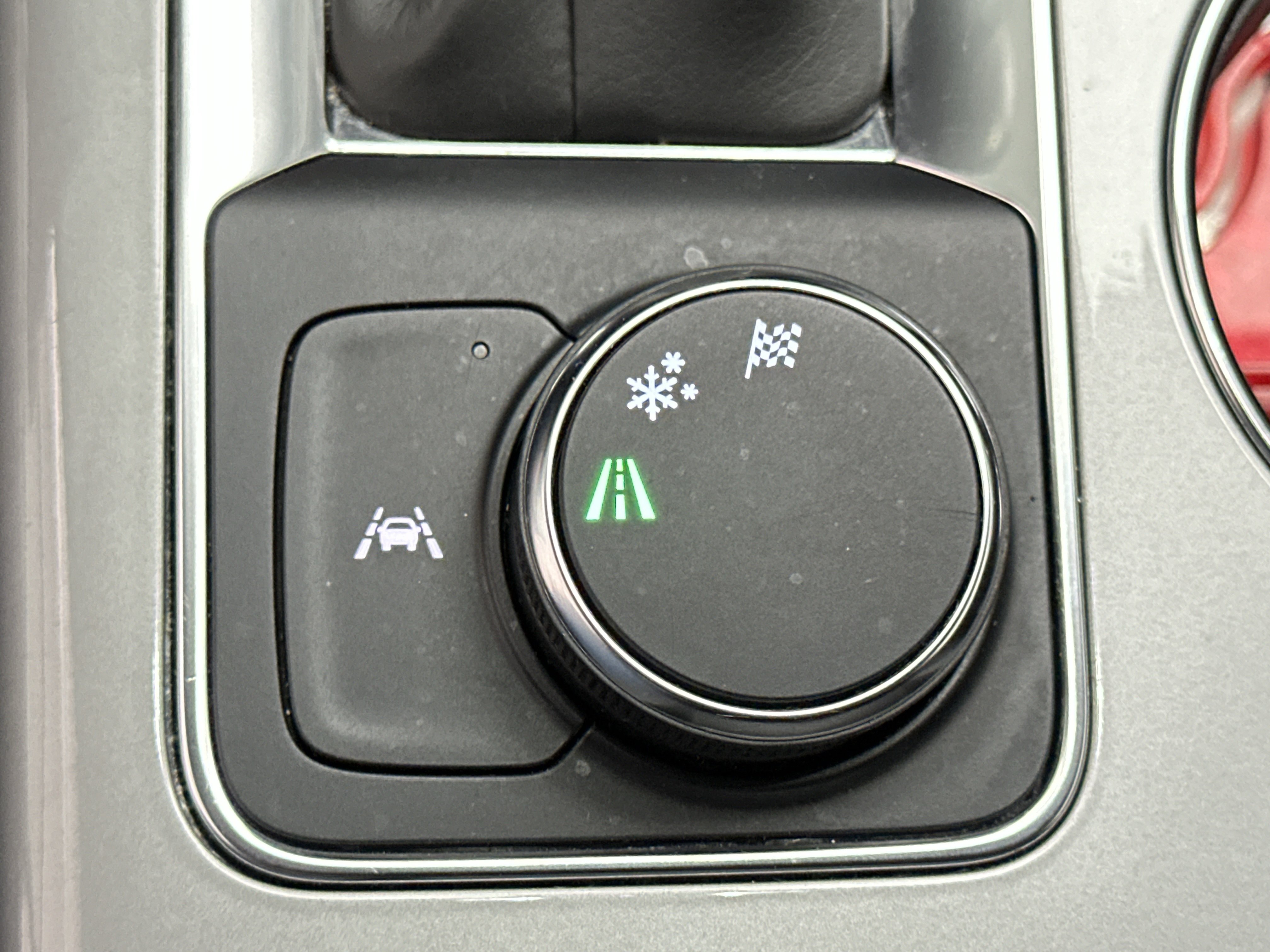 Used 2025 Chevrolet Blazer LT FWD image 32