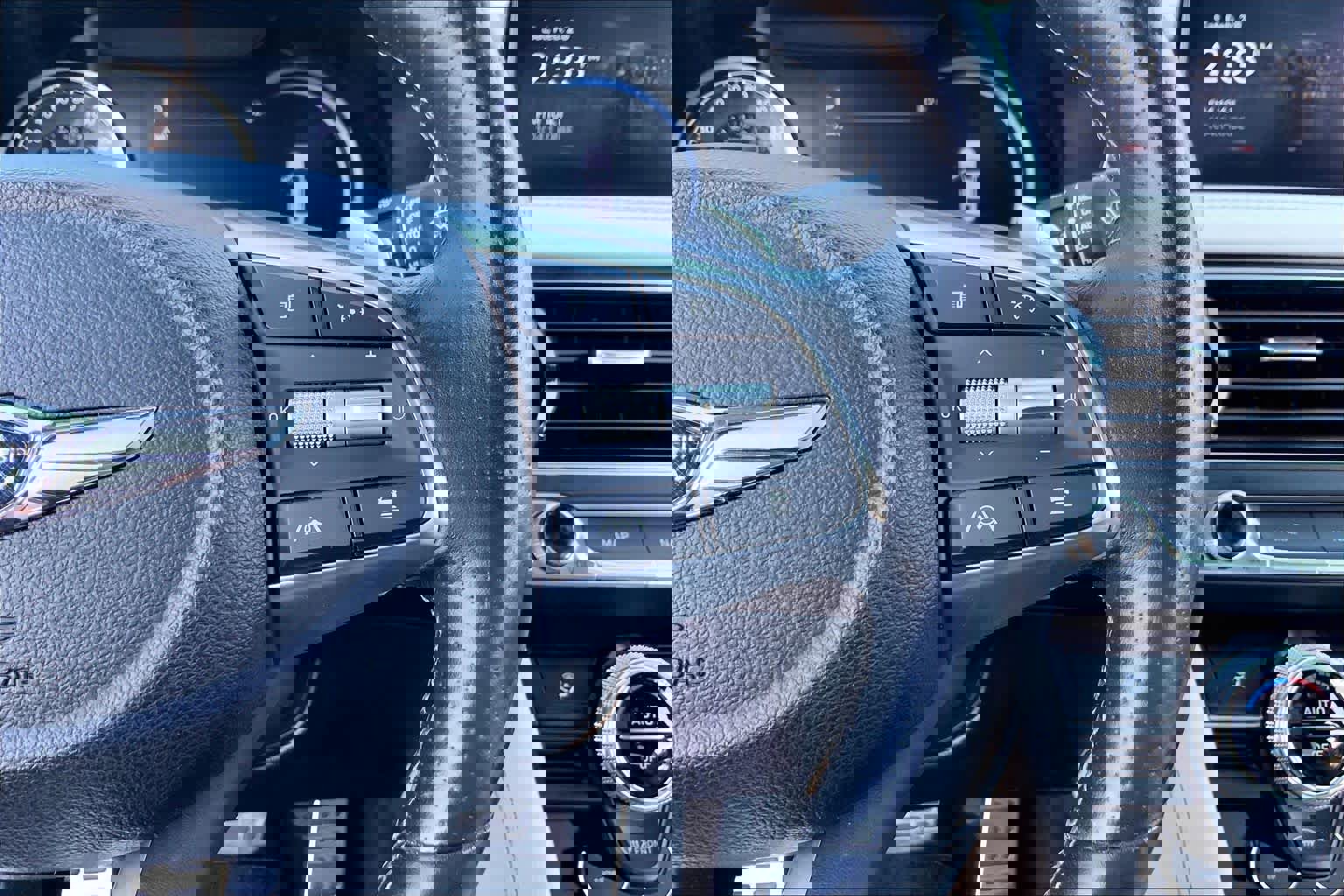 Used 2023 Genesis G70 2.0T w/ Sport Prestige Package image 25