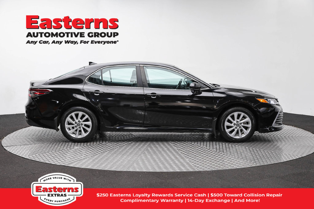 Used 2024 Toyota Camry LE FWD image 5