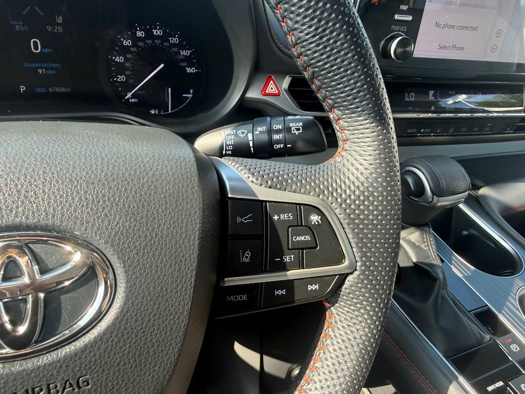 Used 2022 Toyota Sienna XSE w/ XSE Plus Package AWD/4WD image 14