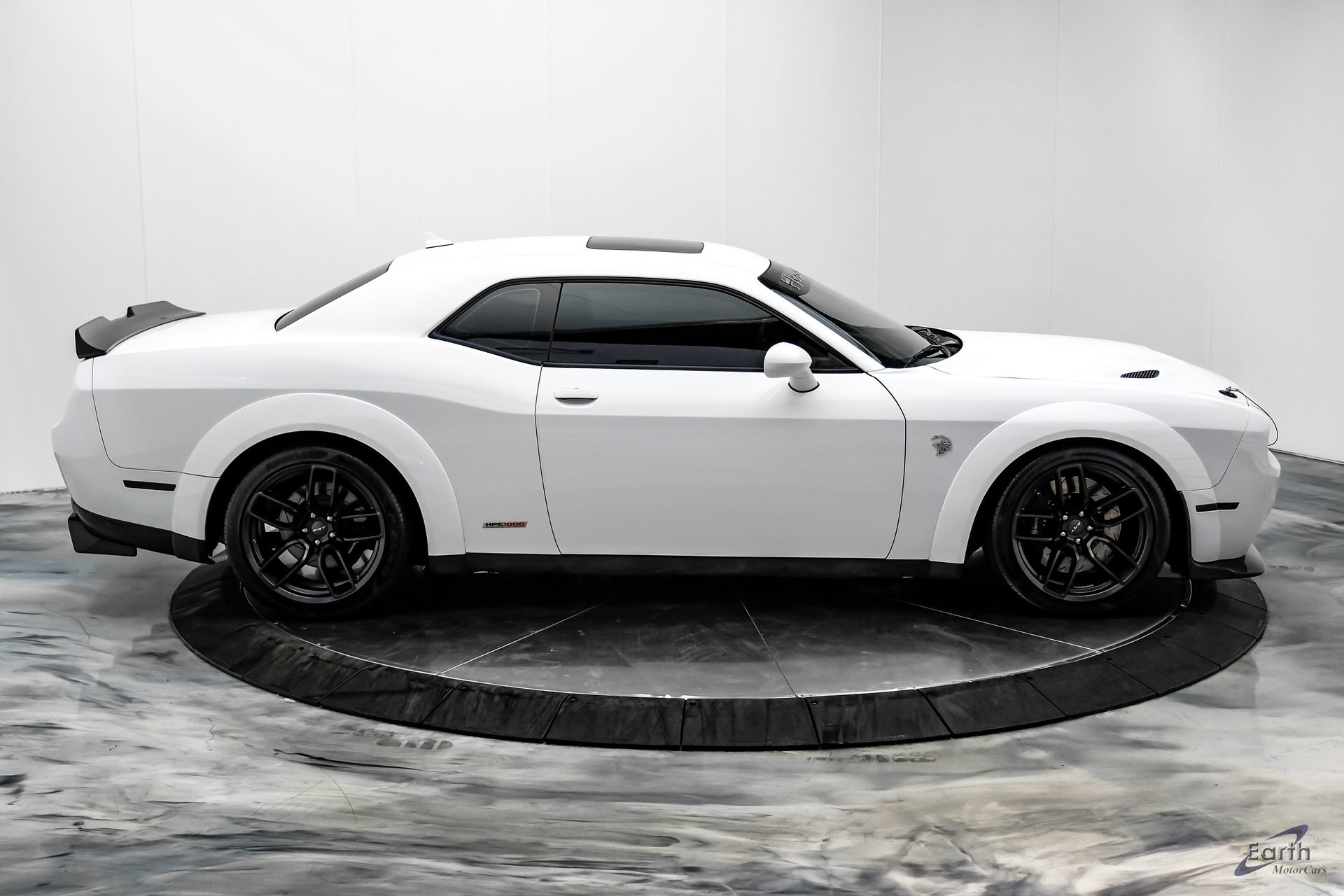 Used 2018 Dodge Challenger SRT Hellcat RWD image 25