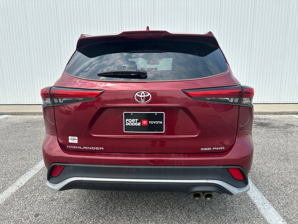 Used 2021 Toyota Highlander XSE AWD/4WD image 6
