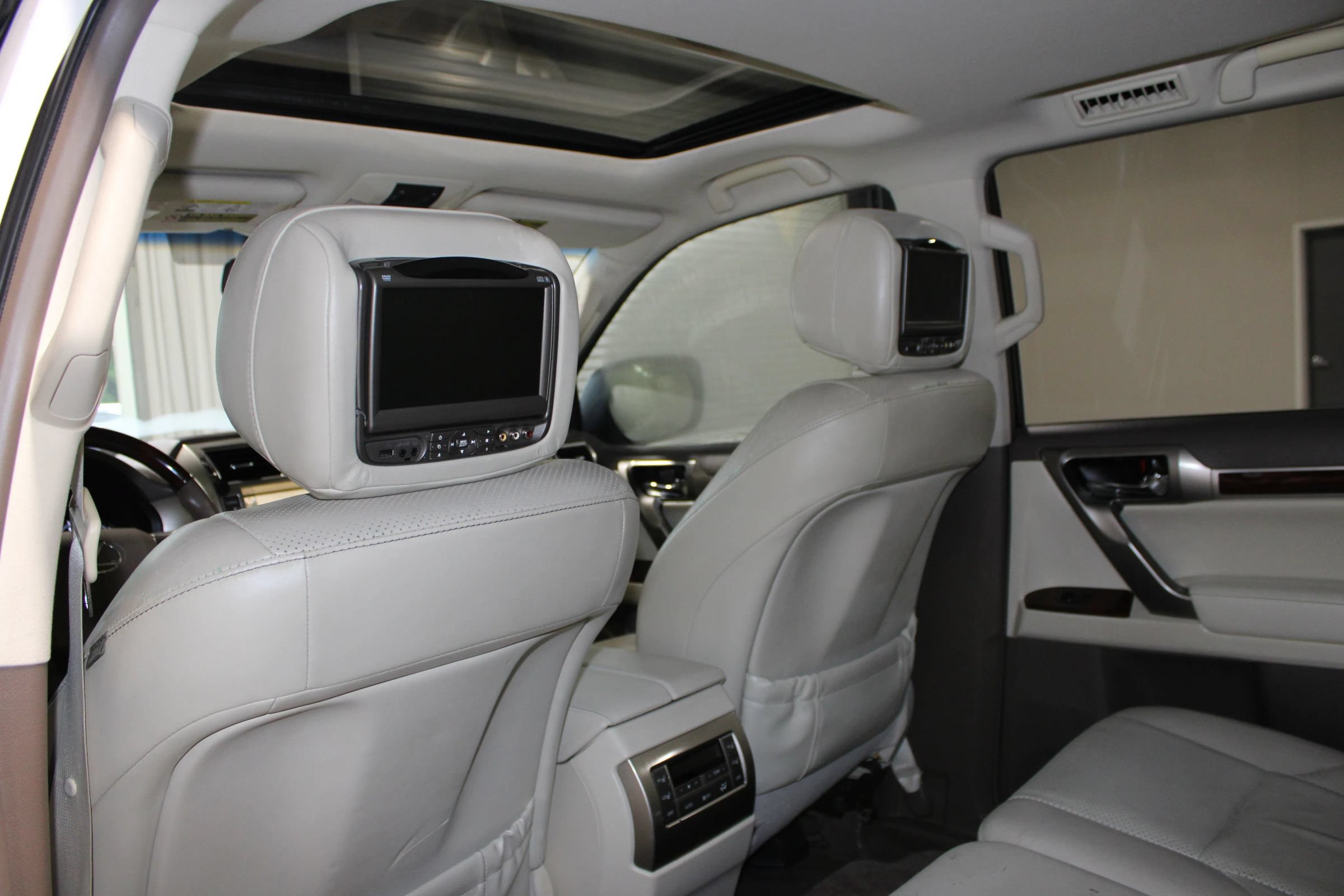 Used 2011 Lexus GX 460 w/ Comfort Plus Pkg AWD/4WD image 29