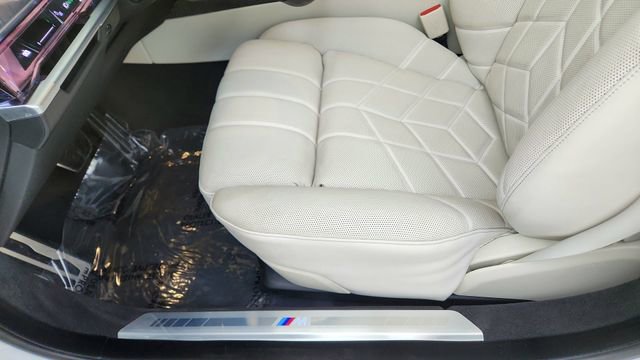 Used 2023 BMW i7 xDrive60 w/ Executive Package 2 image 34
