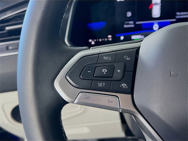 Used 2022 Volkswagen Tiguan SE image 16