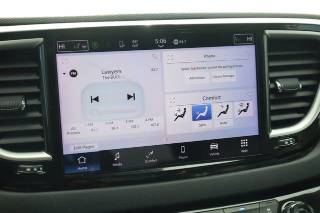 Used 2023 Chrysler Pacifica Touring-L image 16