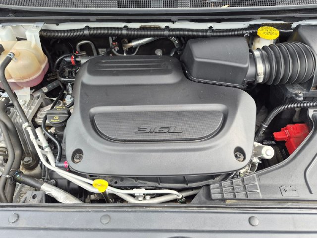 Used 2023 Chrysler Voyager LX FWD image 27