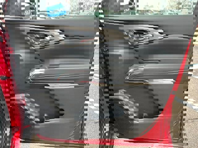 New 2026 Chevrolet Traverse LT image 10