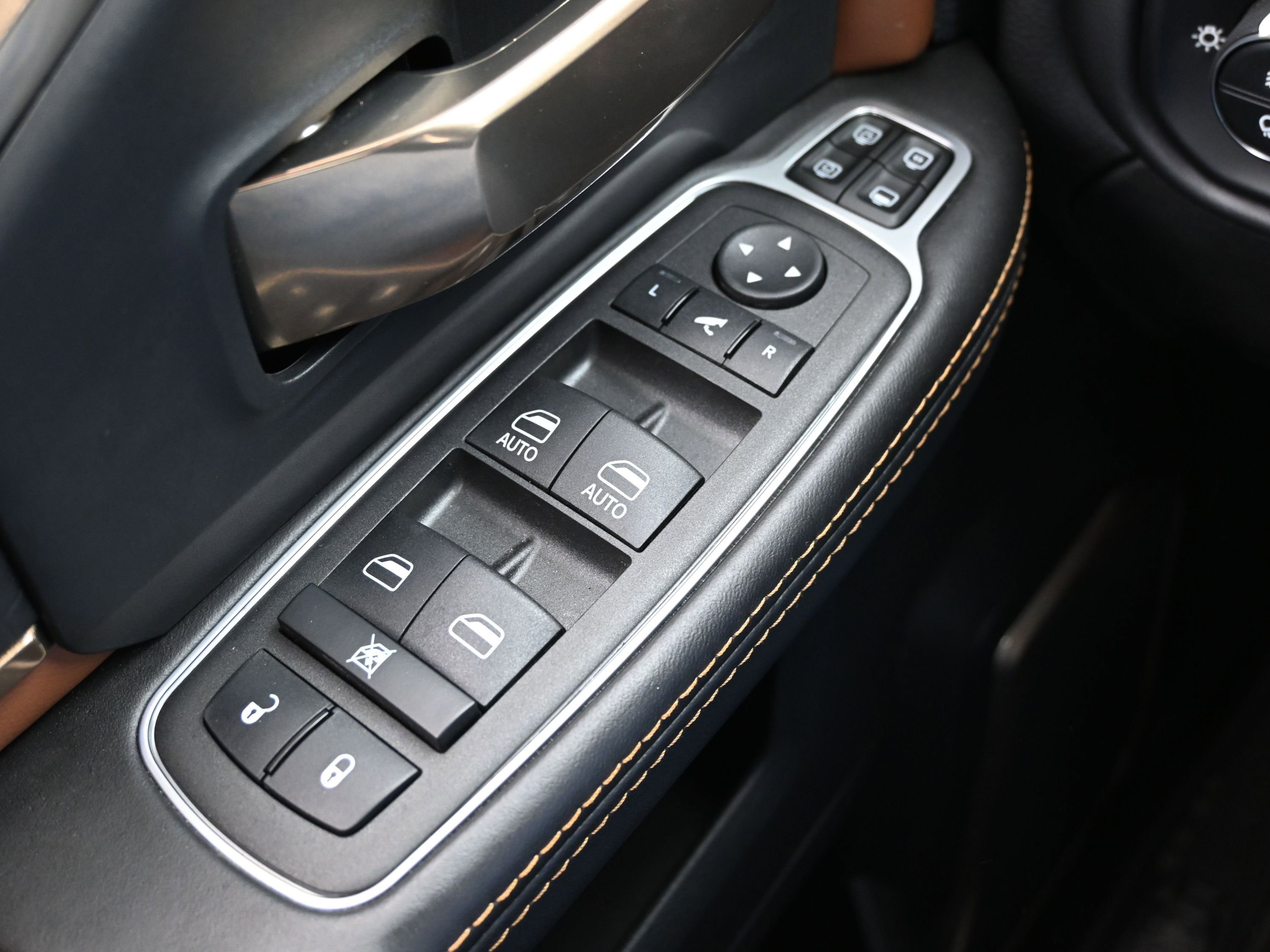 Used 2023 RAM 2500 Limited image 25