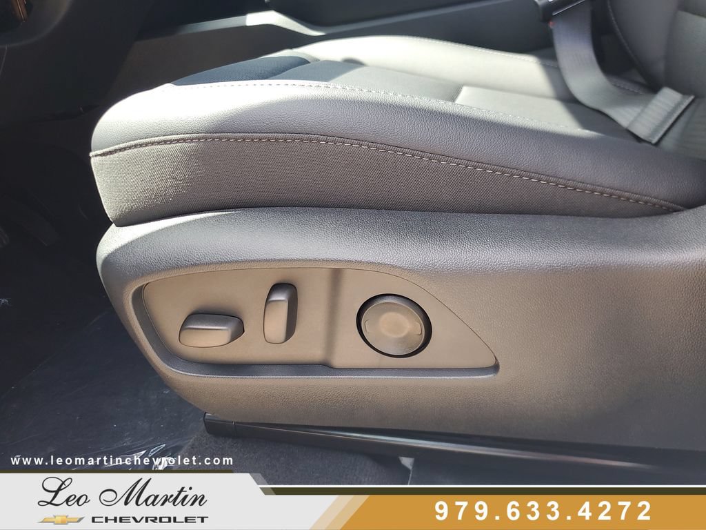 New 2026 Chevrolet Equinox LT w/ Convenience Package II FWD image 15