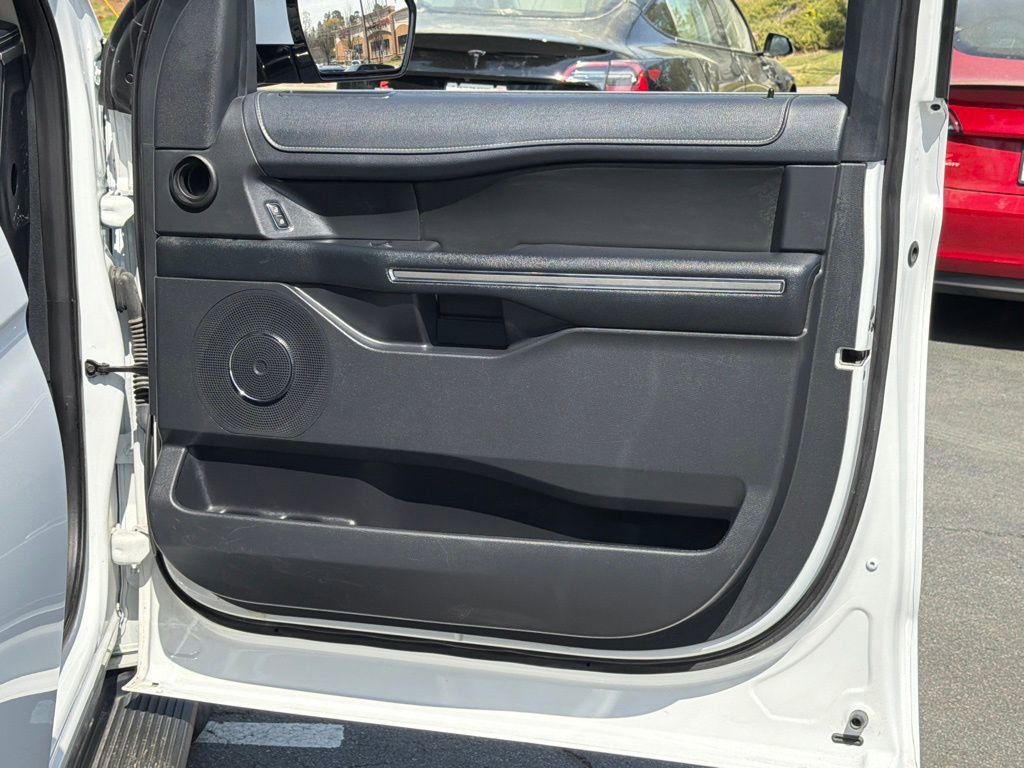 Used 2024 Ford Expedition XLT image 38