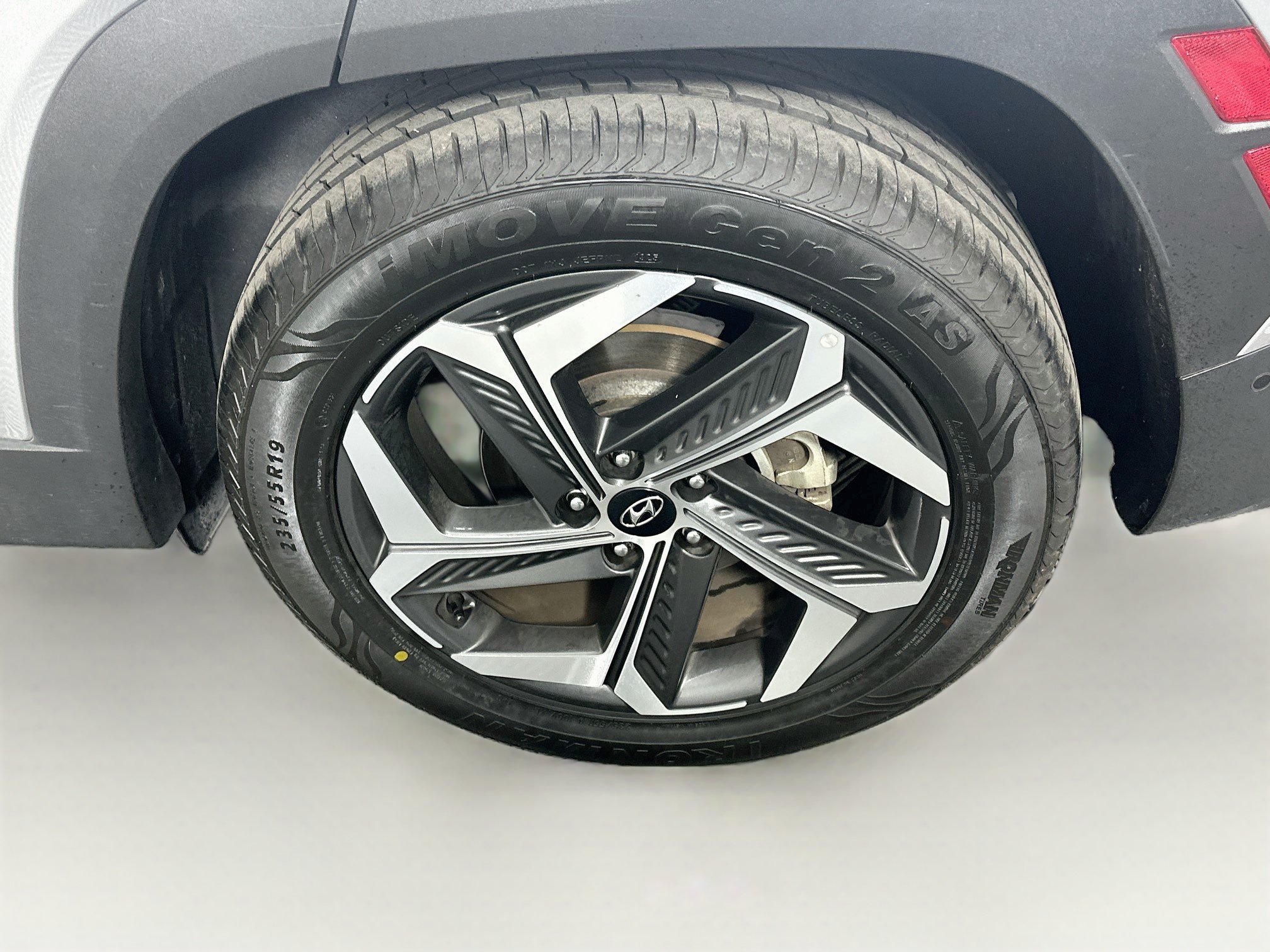 Used 2024 Hyundai Tucson Limited FWD image 11