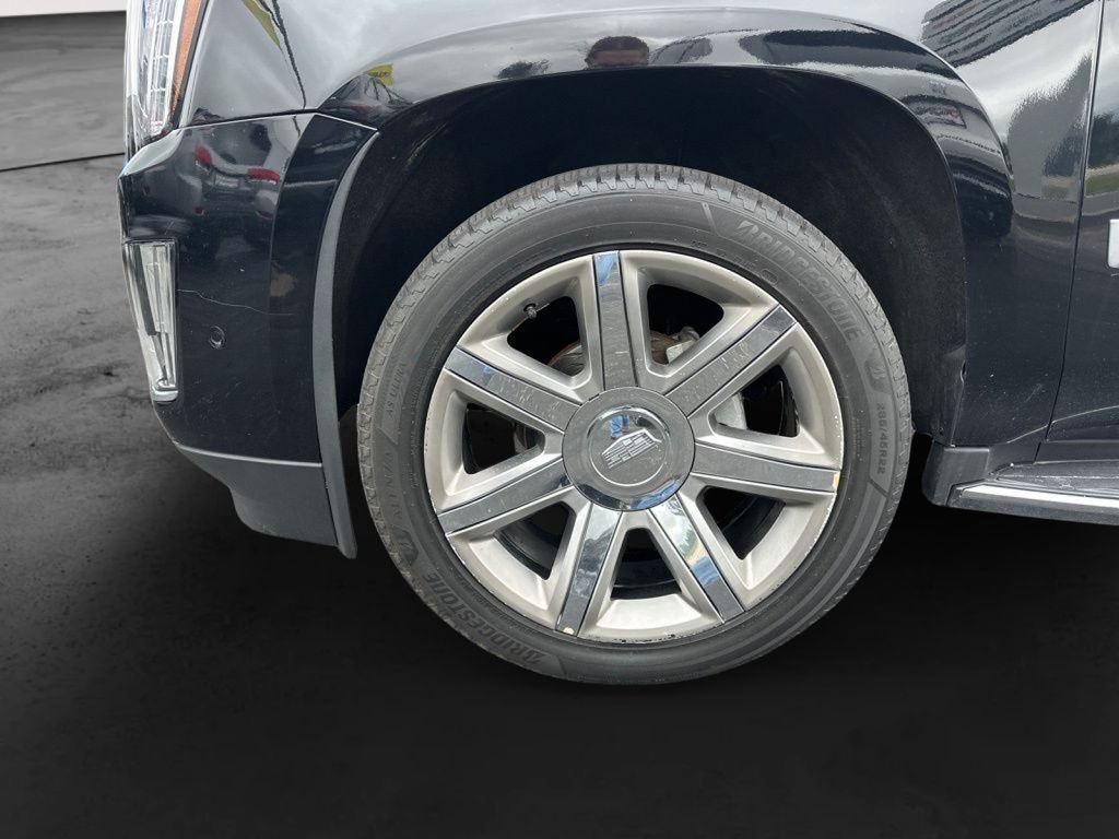 Used 2018 Cadillac Escalade ESV Luxury AWD/4WD image 14
