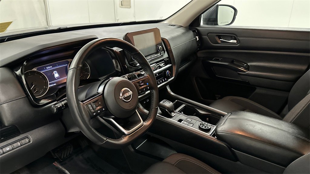 Certified 2022 Nissan Pathfinder SV image 11