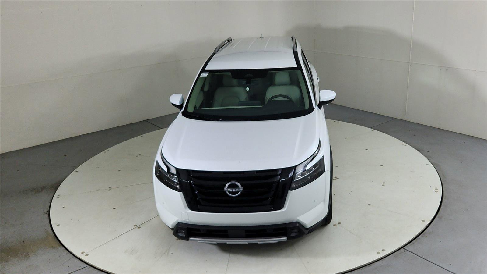 Used 2025 Nissan Pathfinder SL w/ Black Appearance Package image 14