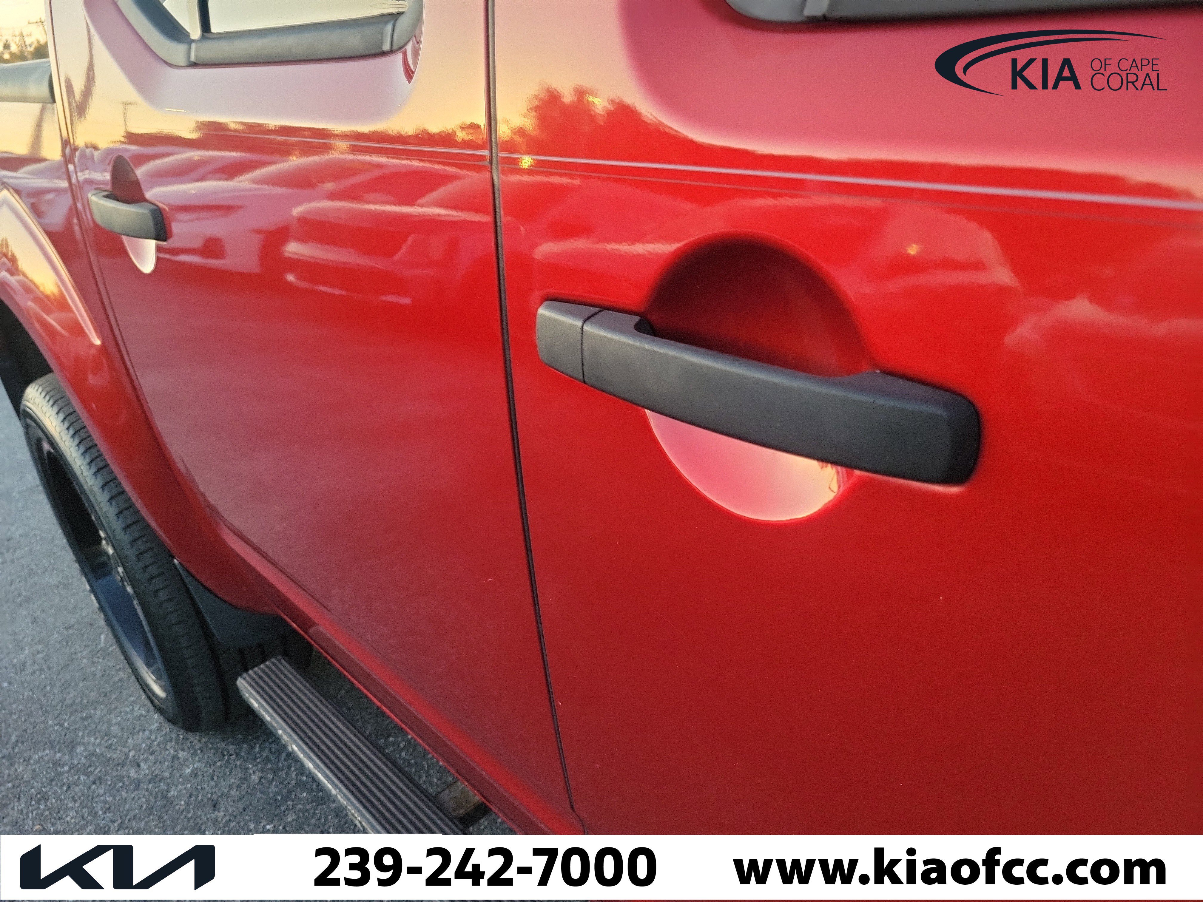 Used 2017 Nissan Frontier SV w/ SV Value Truck Package AWD/4WD image 8