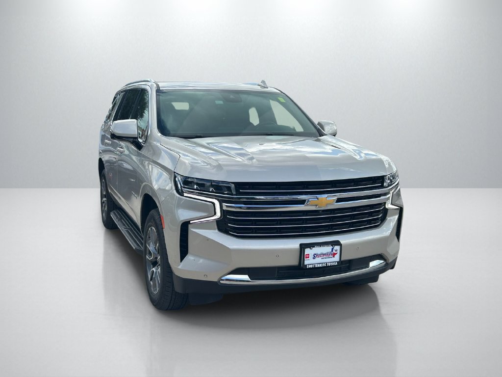 Used 2024 Chevrolet Tahoe LT w/ Luxury Package RWD image 3