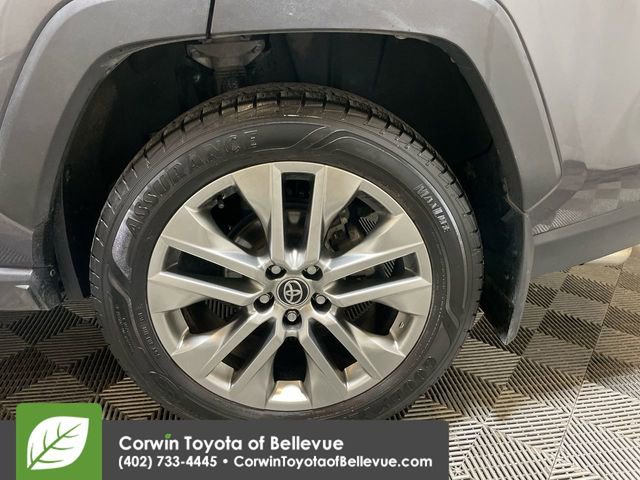 Used 2020 Toyota RAV4 XLE Premium image 25