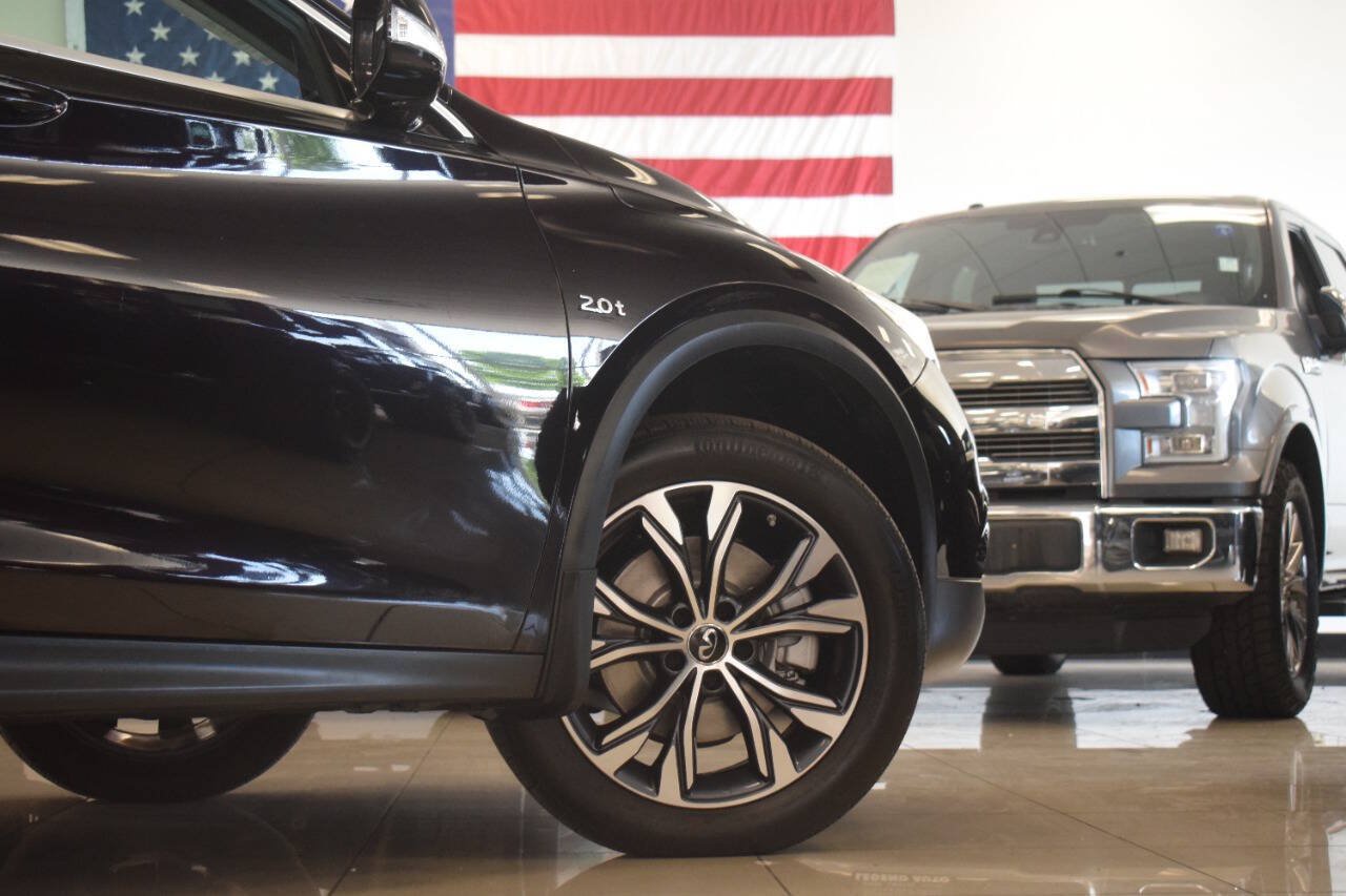 Used 2018 INFINITI QX30 Premium w/ Navigation Package AWD/4WD image 30