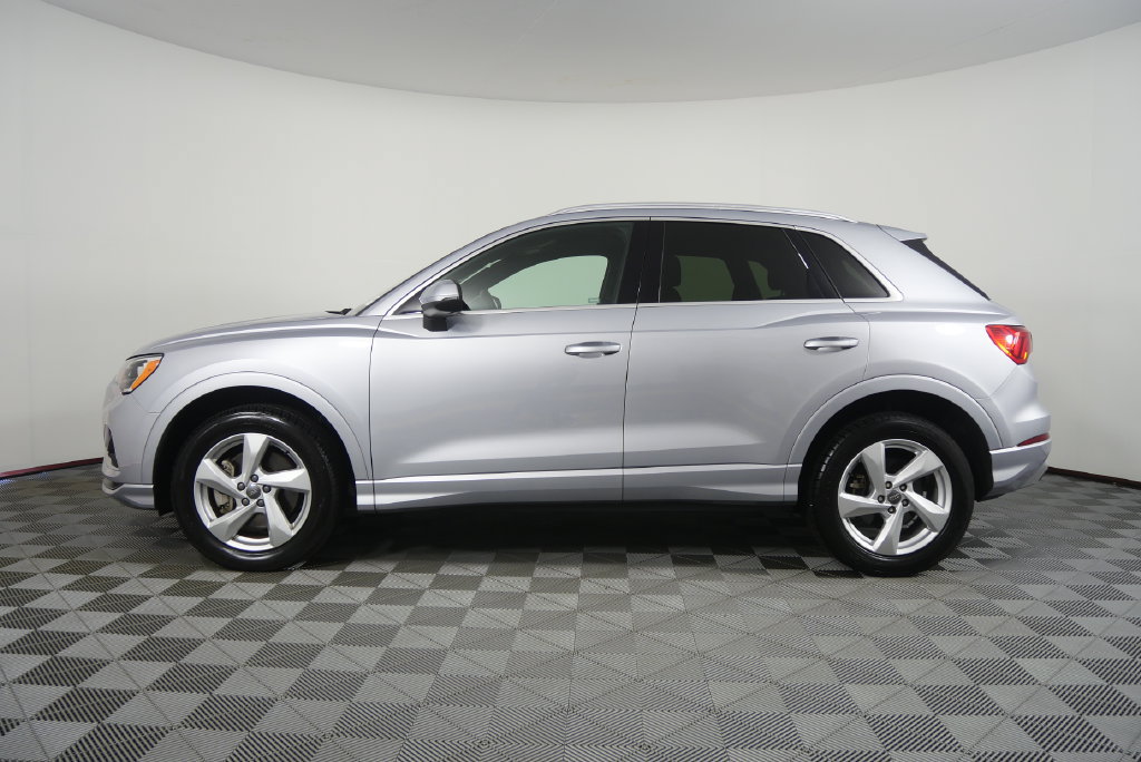 Used 2020 Audi Q3 2.0T Premium AWD/4WD image 2