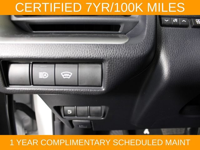 Used 2025 Toyota Prius LE FWD image 19