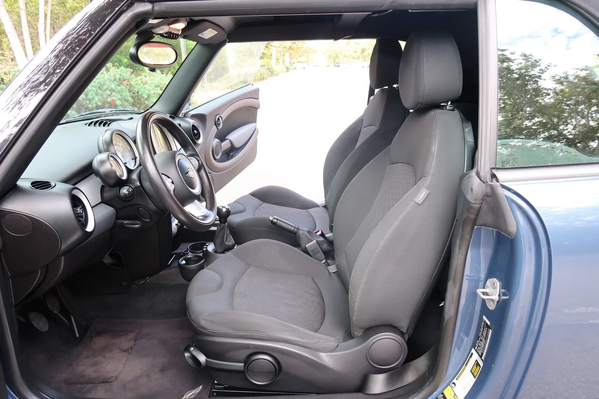 Used 2009 MINI Cooper Convertible FWD image 17