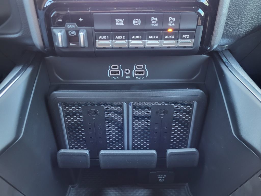 New 2026 RAM 3500 Big Horn w/ Laramie Trim Package image 22