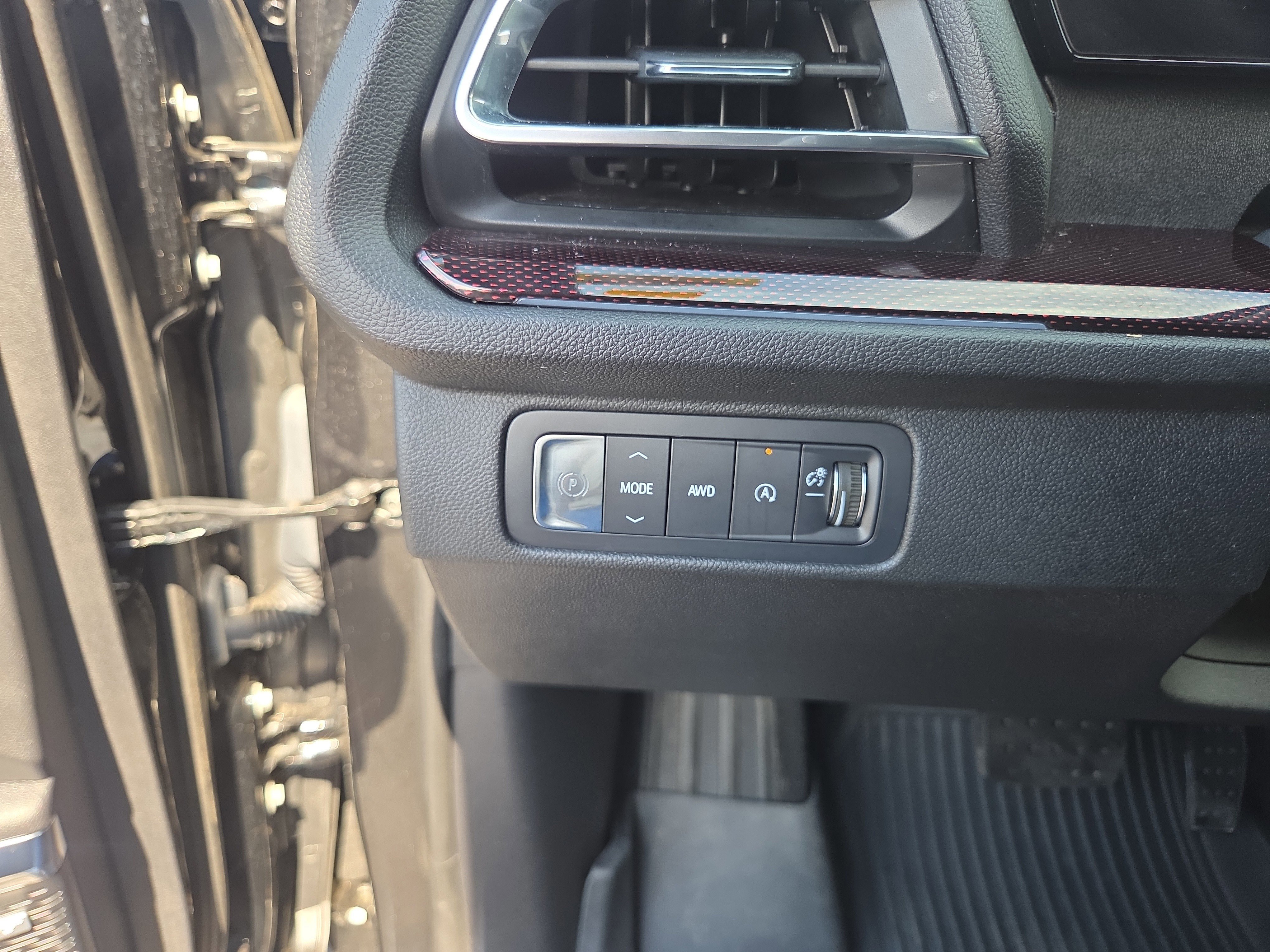 Used 2025 Chevrolet Traverse RS w/ LPO, Floor Liner Package AWD/4WD image 32