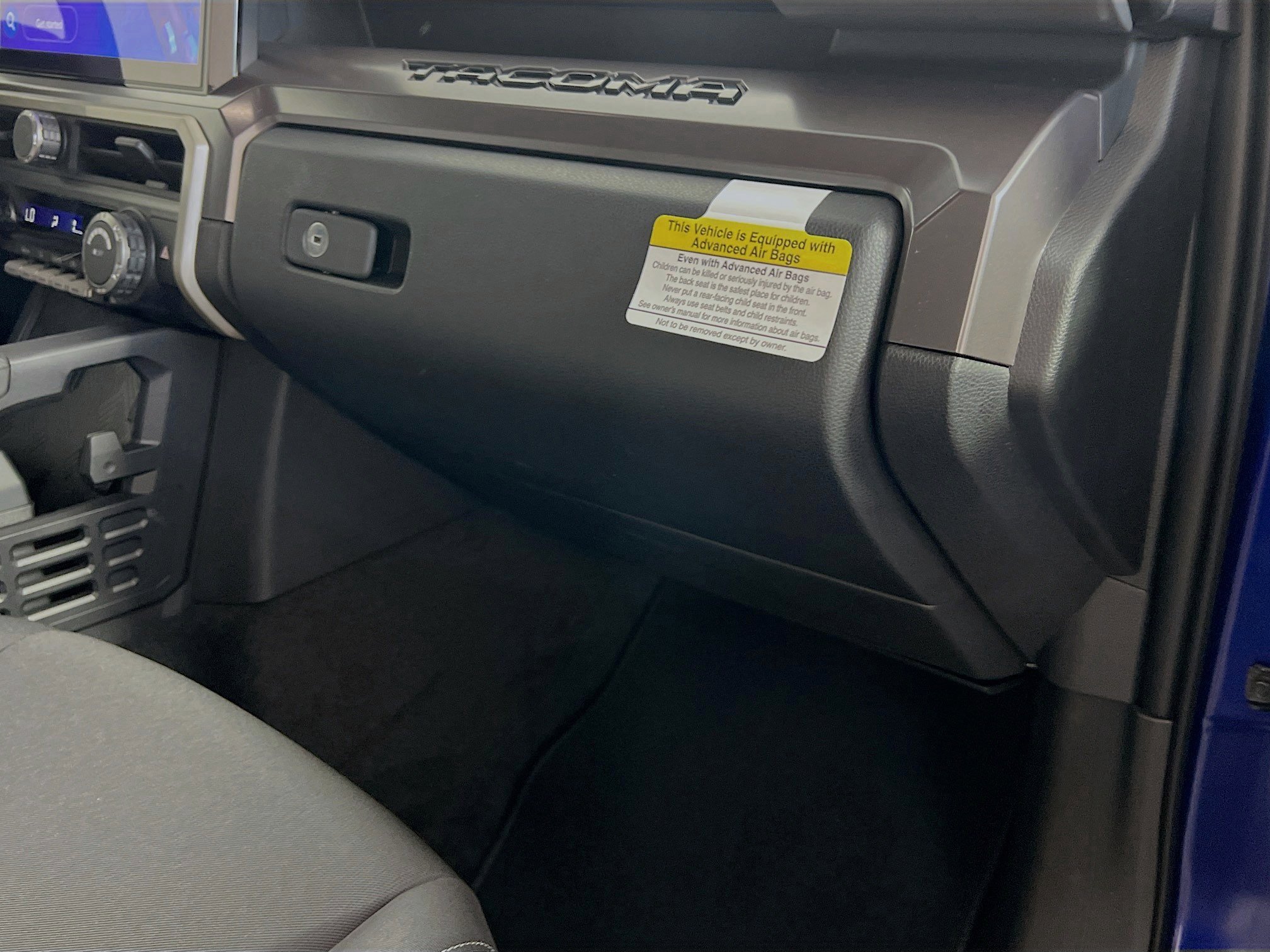 Used 2025 Toyota Tacoma TRD Sport image 34