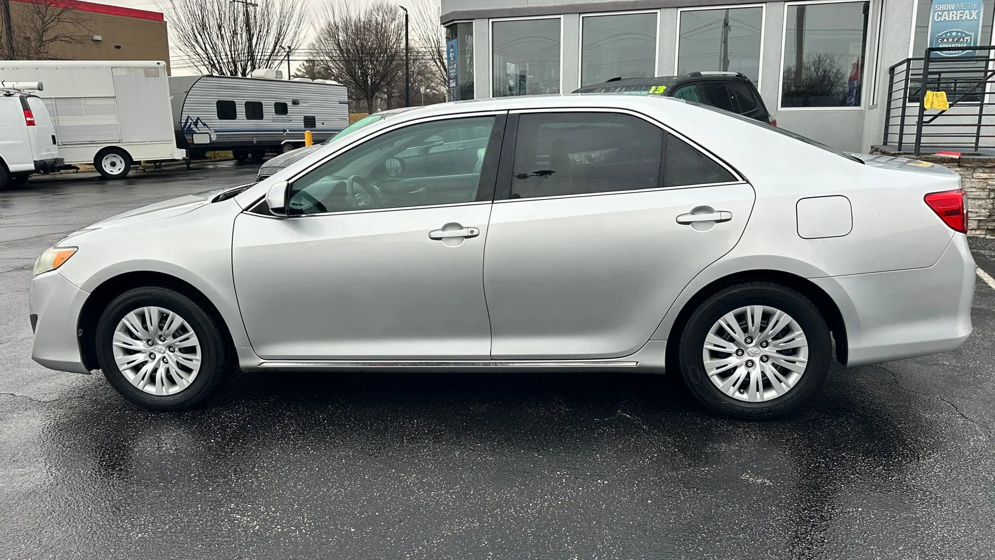 Used 2013 Toyota Camry LE image 9