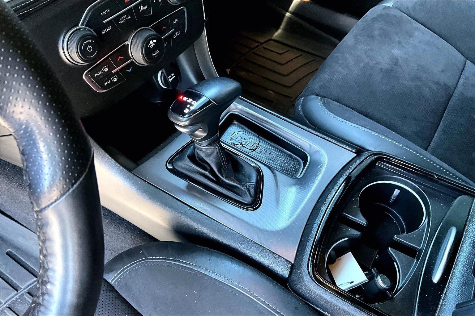 Used 2022 Dodge Charger R/T w/ Plus Group RWD image 18