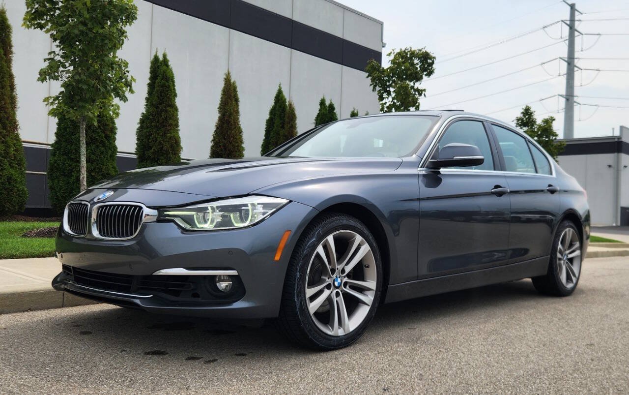 Used 2017 BMW 330i xDrive Sedan AWD/4WD image 23