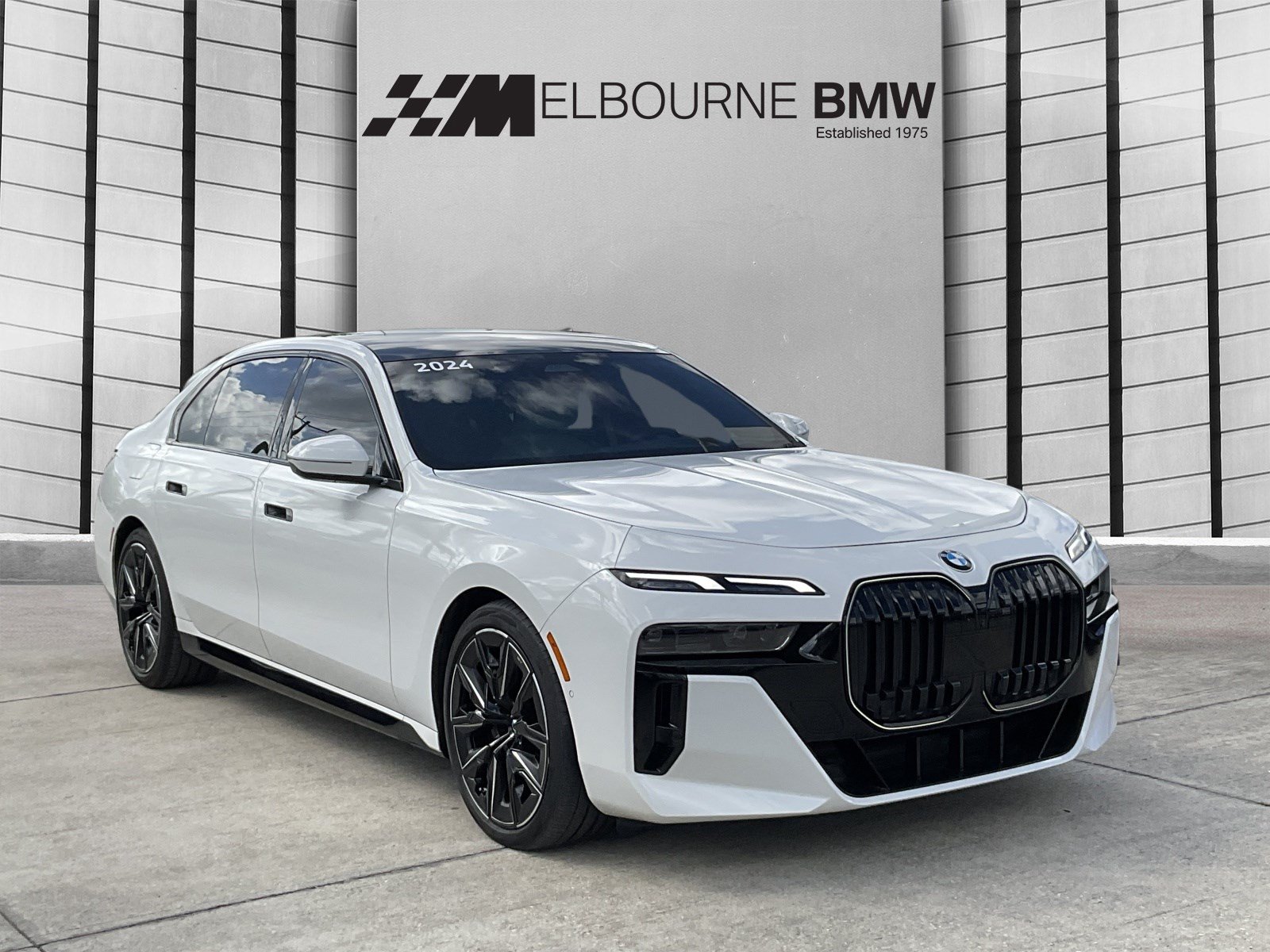 Certified 2024 BMW 760i xDrive w/ Premium Package 2 AWD/4WD image 1