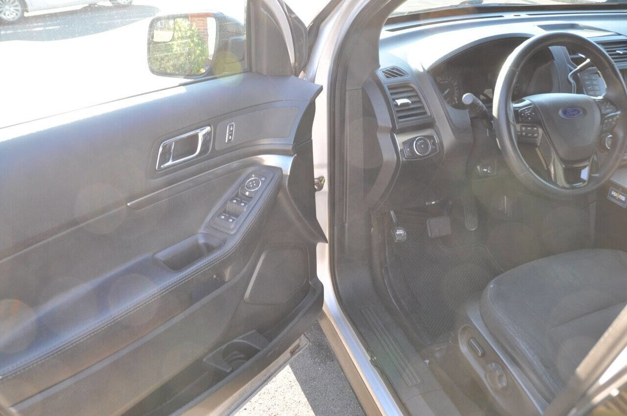 Used 2017 Ford Explorer 4WD Police Interceptor image 22