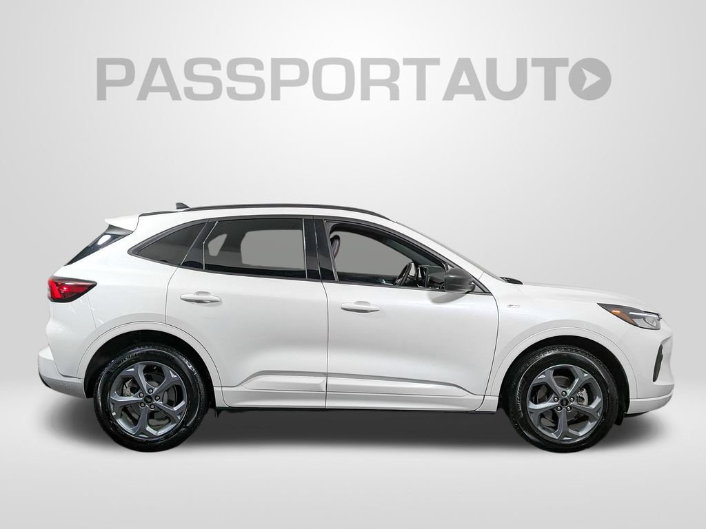 Used 2023 Ford Escape ST-Line w/ Tech Pack #1 AWD/4WD image 8