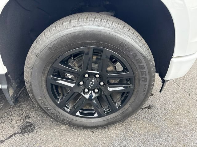 Used 2024 Chevrolet Silverado 1500 Custom w/ Rally Edition AWD/4WD image 8