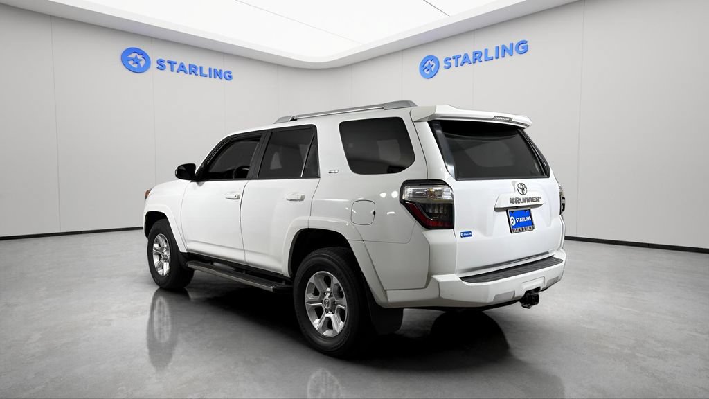 Used 2015 Toyota 4Runner SR5 AWD/4WD image 5