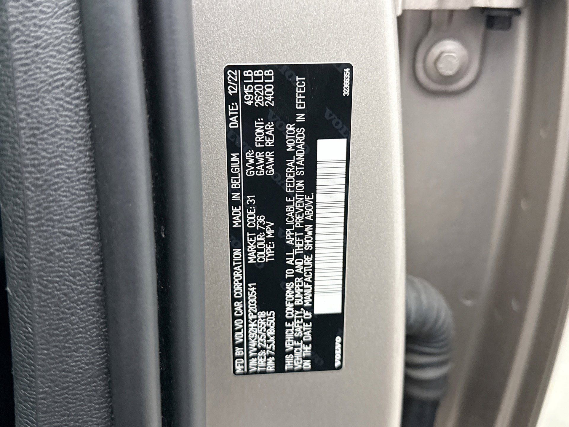 Used 2023 Volvo XC40 B4 Core FWD image 11