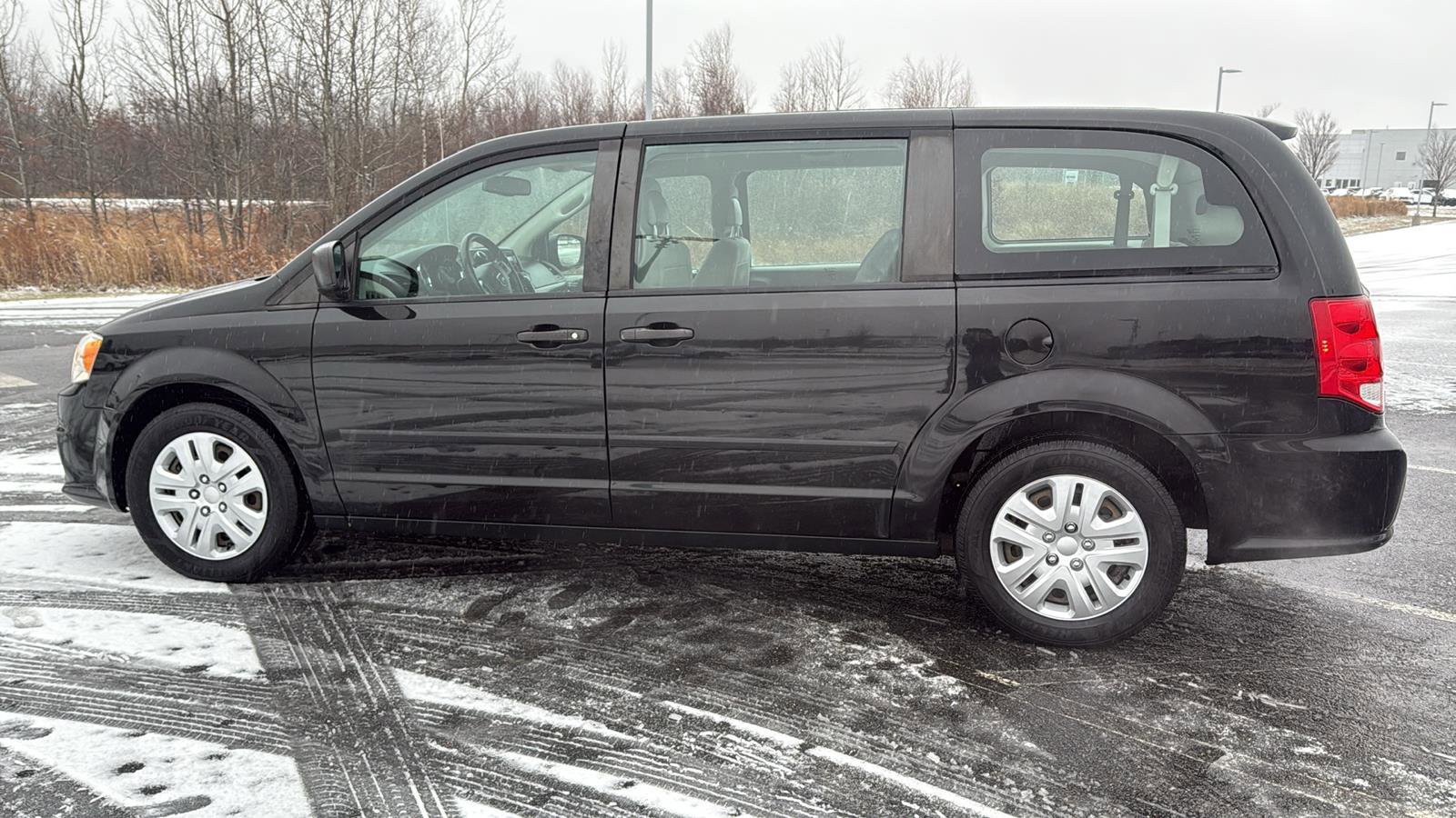 Used 2015 Dodge Grand Caravan American Value Package w/ UConnect Hands-Free Group image 12