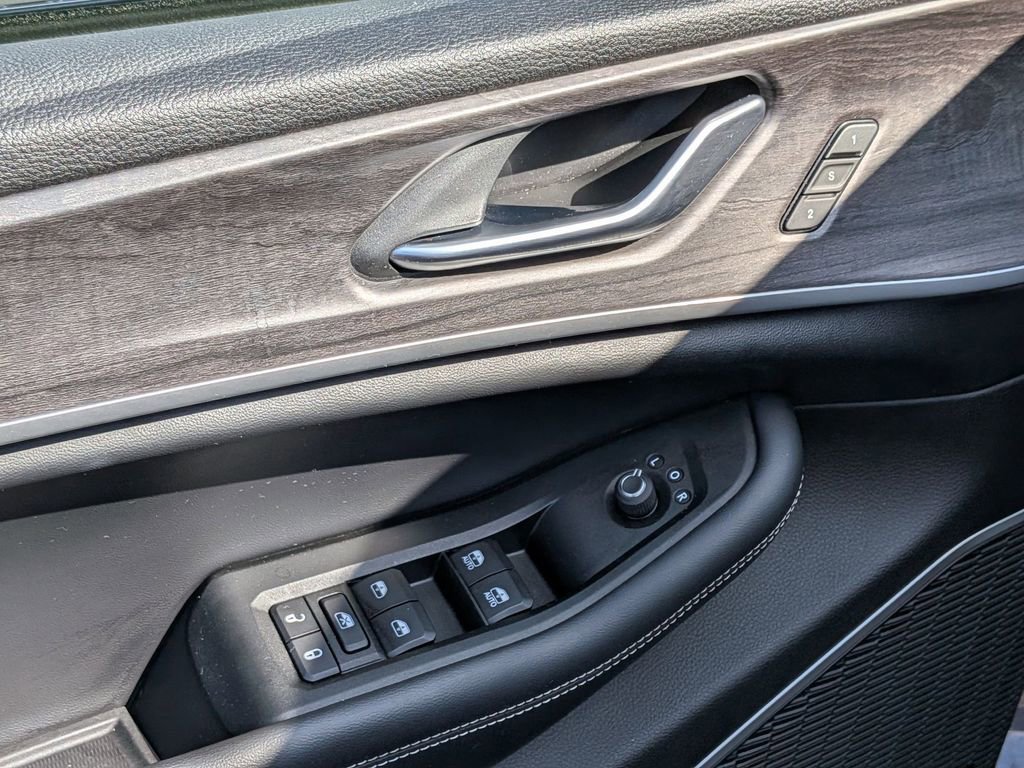 Certified 2021 Jeep Grand Cherokee L Limited image 12