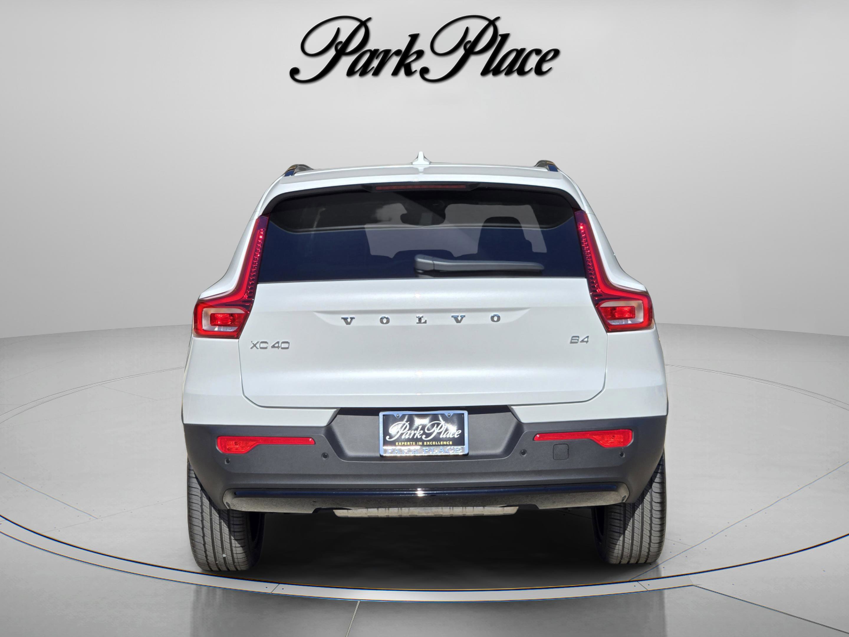 New 2026 Volvo XC40 B4 Plus w/ Protection Package Premier FWD image 4
