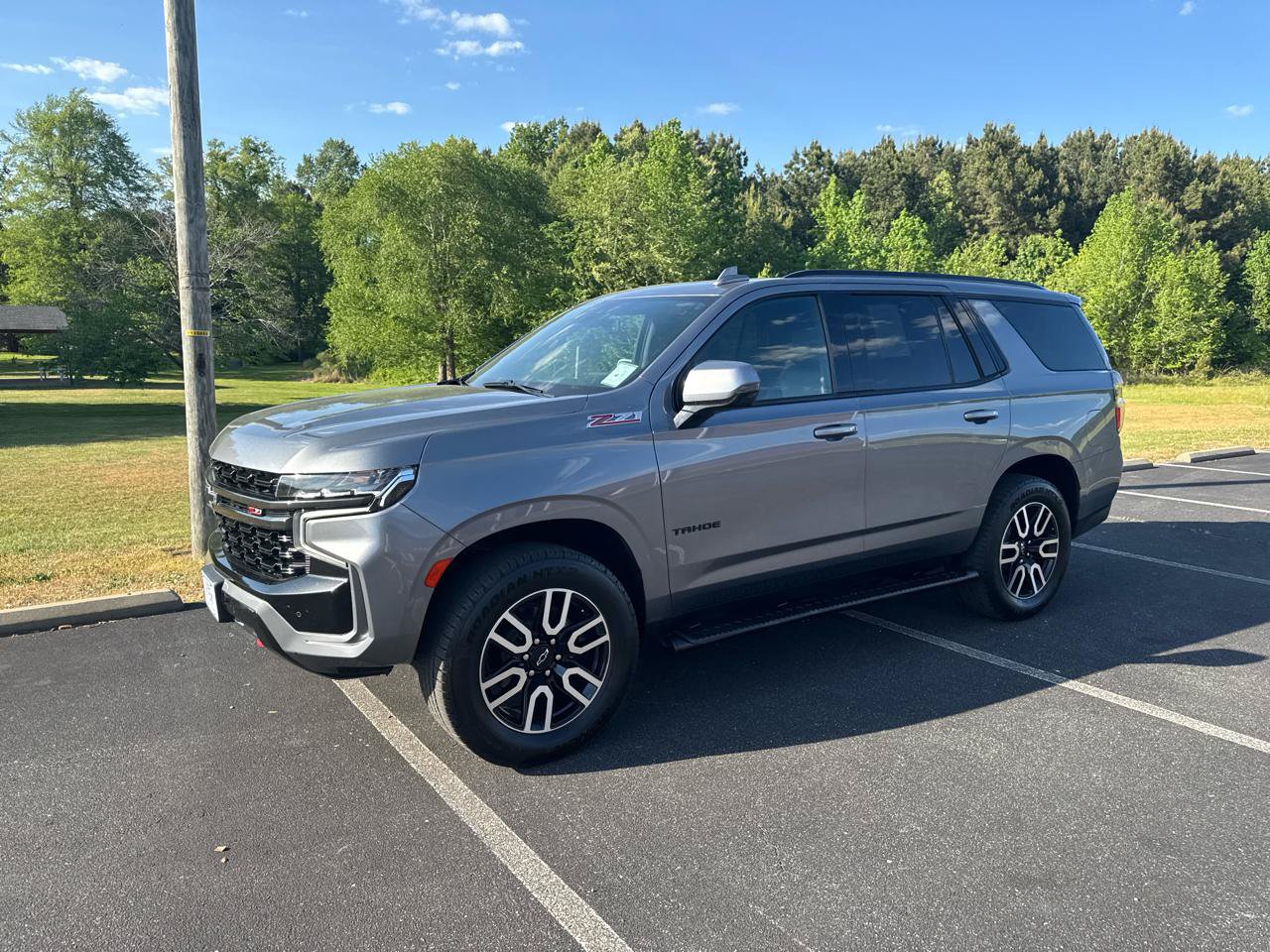 Used 2021 Chevrolet Tahoe Z71 w/ Luxury Package AWD/4WD image 11