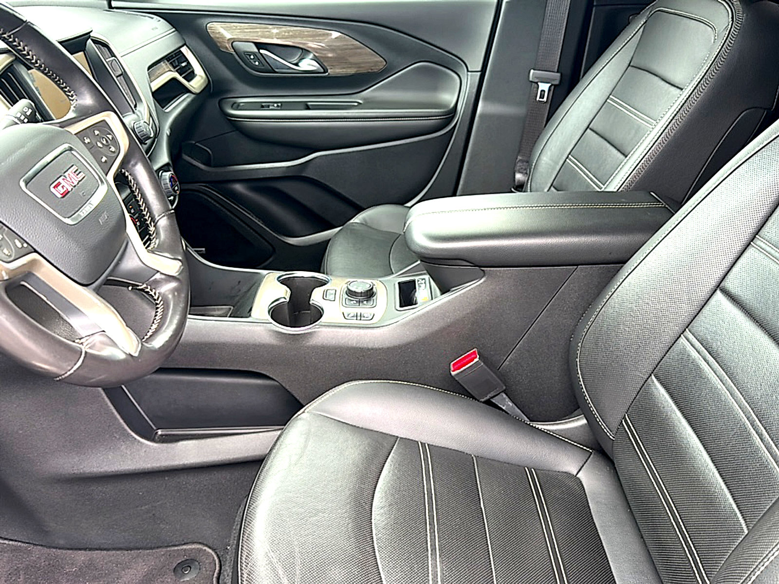 Used 2022 GMC Terrain Denali w/ Denali Premium Package AWD/4WD image 13