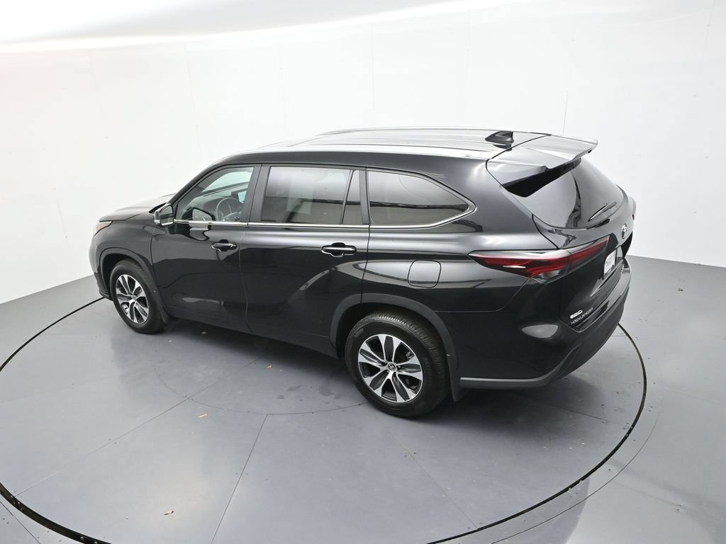 Used 2025 Toyota Highlander XLE AWD/4WD image 29